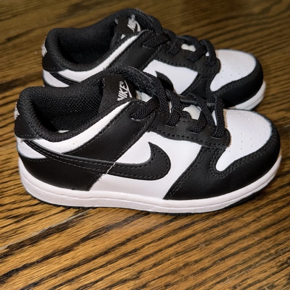 Nike Kids Black & White Low Dunk Sneakers 9C